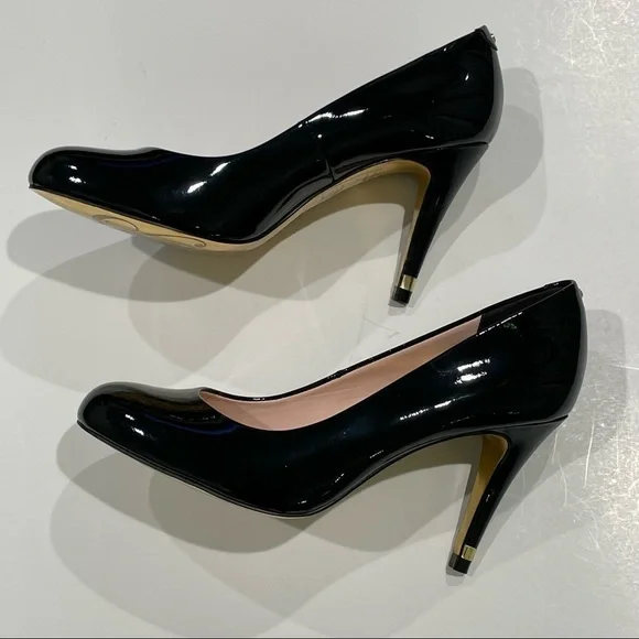 Ted Baker London Glossy Black Heels with Gold Detail - Picture 5 of 11